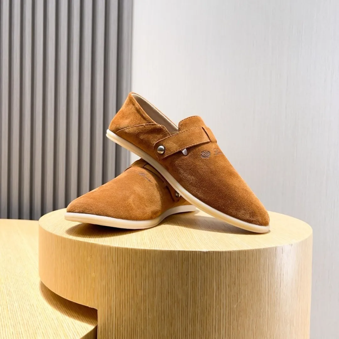 Factory price 420💰[loro piana] 2025 new moccasins, popular casual sneakers for street men. The shoes are made of first-layer suede leather uppers with rubber soles. They are classic. The complex craftsmanship and meticulous structure make the shoes light and soft, allowing you to walk comfortably and freely. Perfect for summer wear. Yardage: 38-45.
